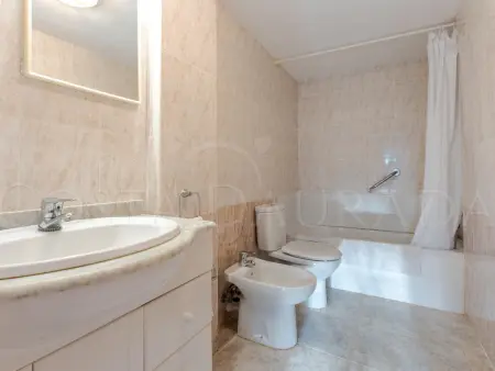 Appartement 2 chambres avec terrasse et piscine à Salou : photo 23