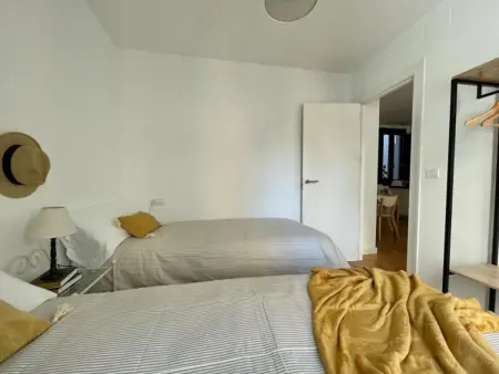 Appartement rénové avec projecteur près de la cathédrale : photo 17