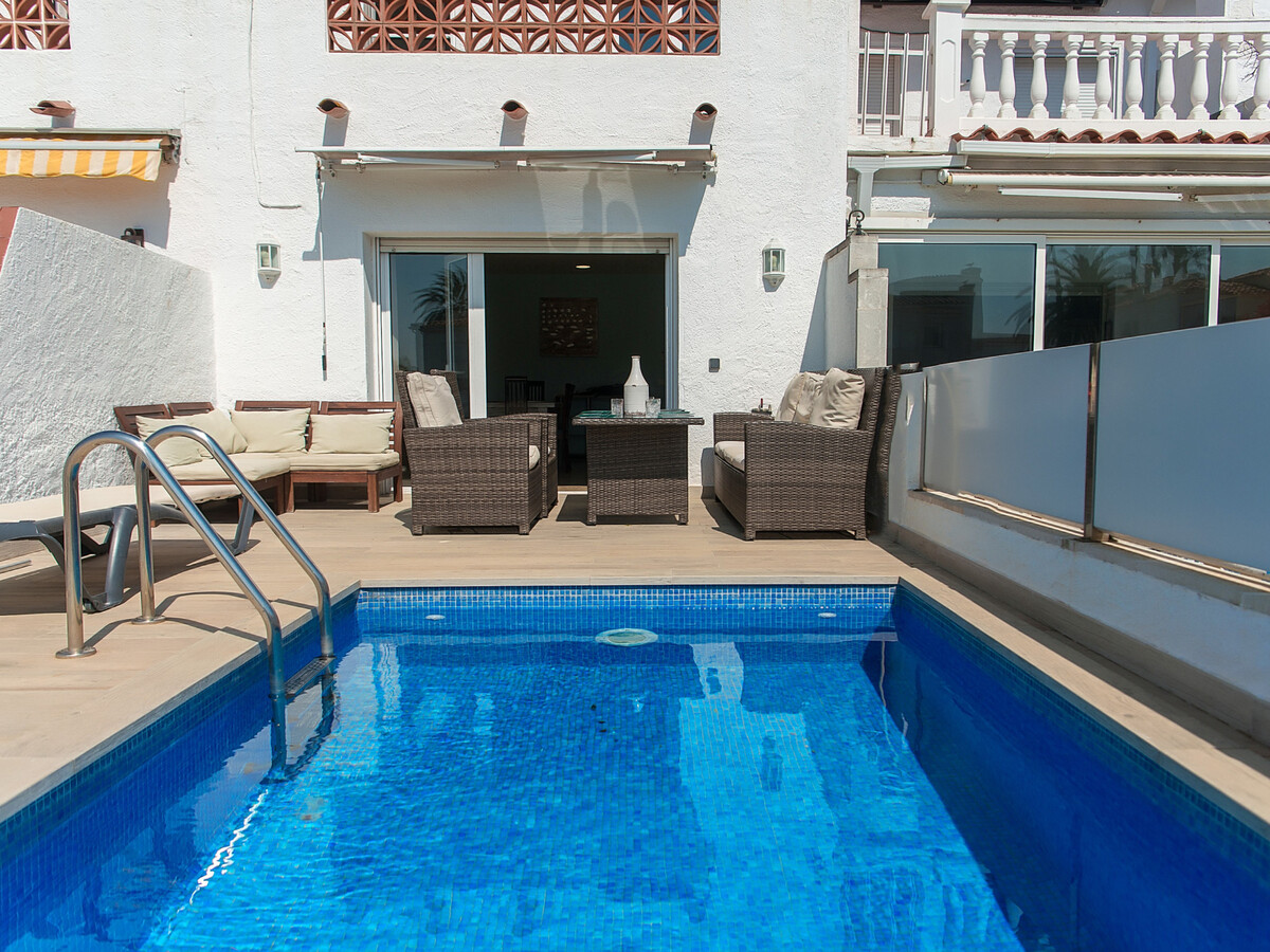 Villa 6 pers. avec piscine et terrasse canal à Empuriabrava - Photo 9
