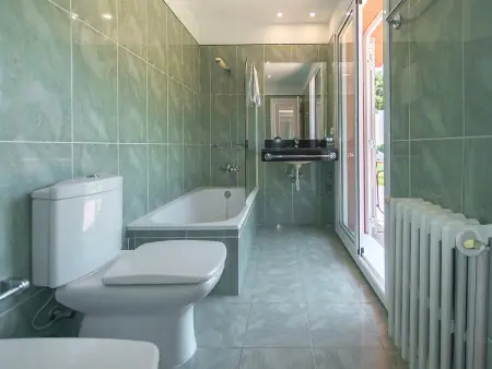 Maison 200 m² piscine privée pour 10 pers. à Garrigoles : photo 32