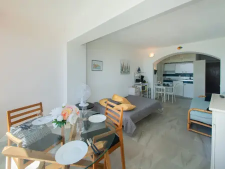 Studio vue mer 30m² avec terrasse à Roses : photo 9