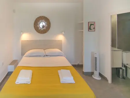 Studio 25 m² vue mer – Terrasse Roses : photo 2