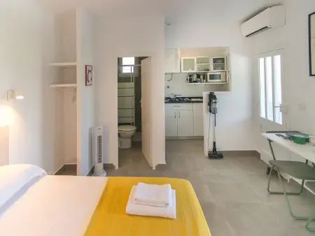 Studio 25 m² vue mer – Terrasse Roses : photo 8