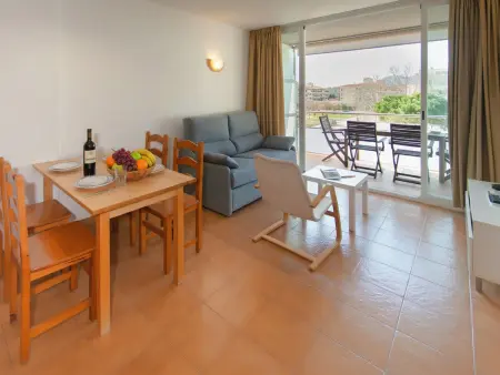 Appartement 4 pers. climatisé à L'Estartit, vue piscine : photo 3