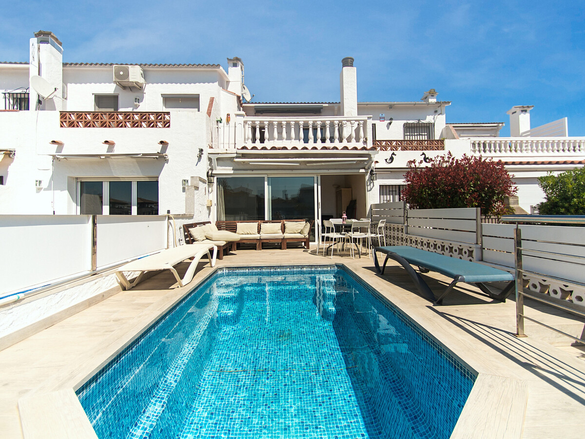 Villa 6 pers, piscine privée et terrasse vue canaux - Photo 1