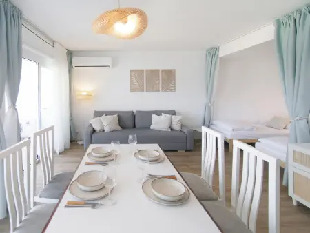 Appartement 2 chambres avec terrasse vue Roses : photo 4