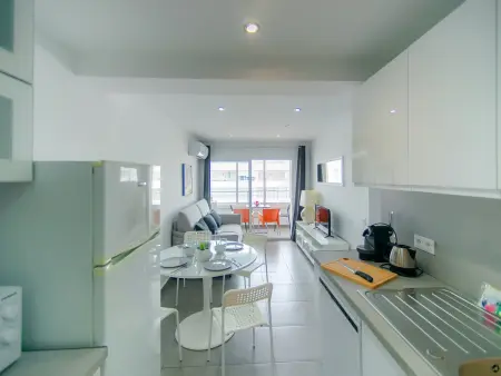 Appartement 33m² vue mer à Roses, plage à 60m : photo 7