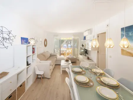 Appartement 2 chambres avec terrasse et piscine commune : photo 2