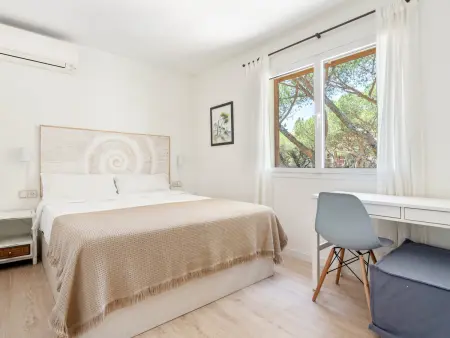 Appartement 2 chambres avec terrasse et piscine commune : photo 6
