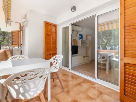 Appartement 2 chambres avec terrasse et piscine commune : photo 7