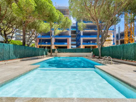 Appartement 2 chambres avec terrasse et piscine commune : photo 9