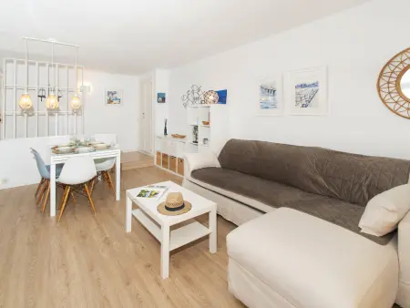 Appartement 2 chambres avec terrasse et piscine commune : photo 15