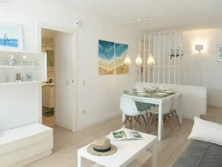 Appartement 2 chambres avec terrasse et piscine commune : photo 16