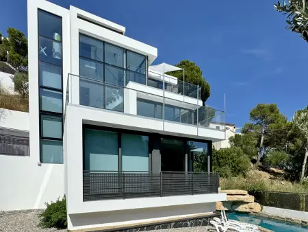 Location villa à Llançà, Villa avec piscine privée et clim - 8 pers.