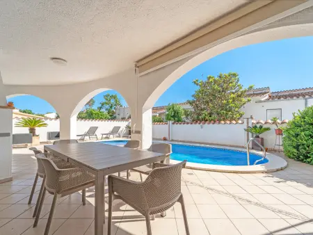 Villa 188 m² piscine privée à Empuriabrava : photo 3