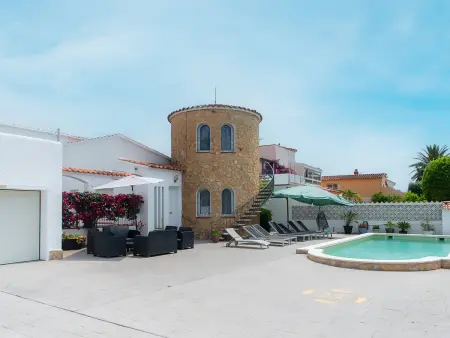 Villa 10 pers., 5 chambres, piscine privée à Empuriabrava : photo 1