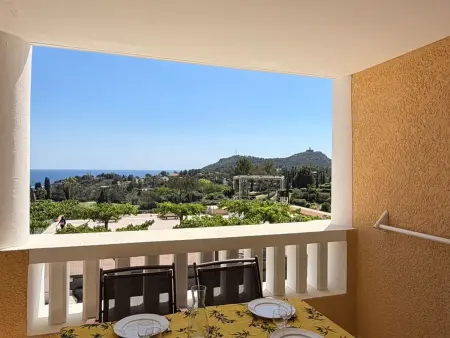 Appartement 2 pièces vue mer et piscine à Agay : photo 2