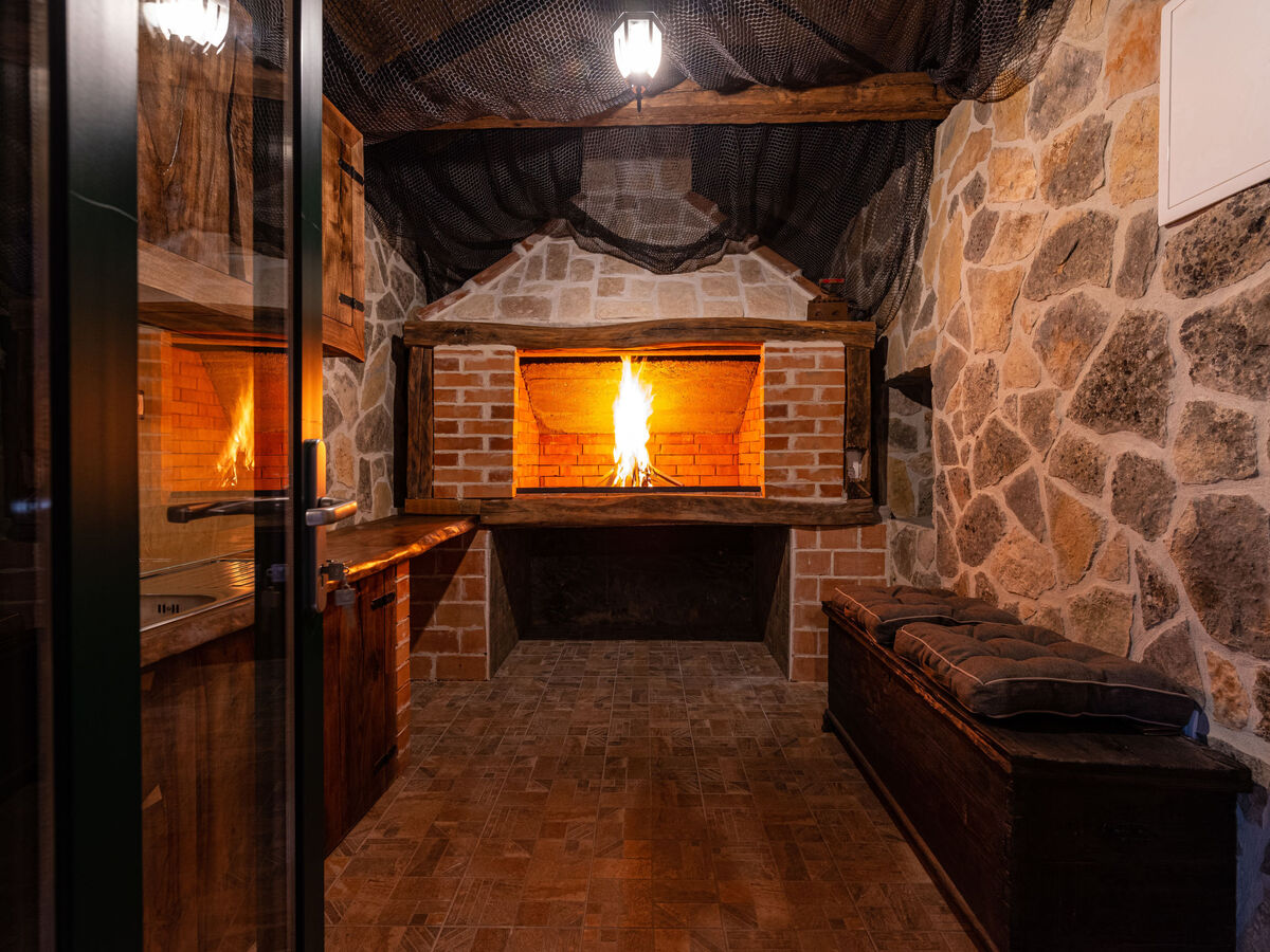 Maison Šimić à Benkovac : piscine privée 8×4m - Photo 12