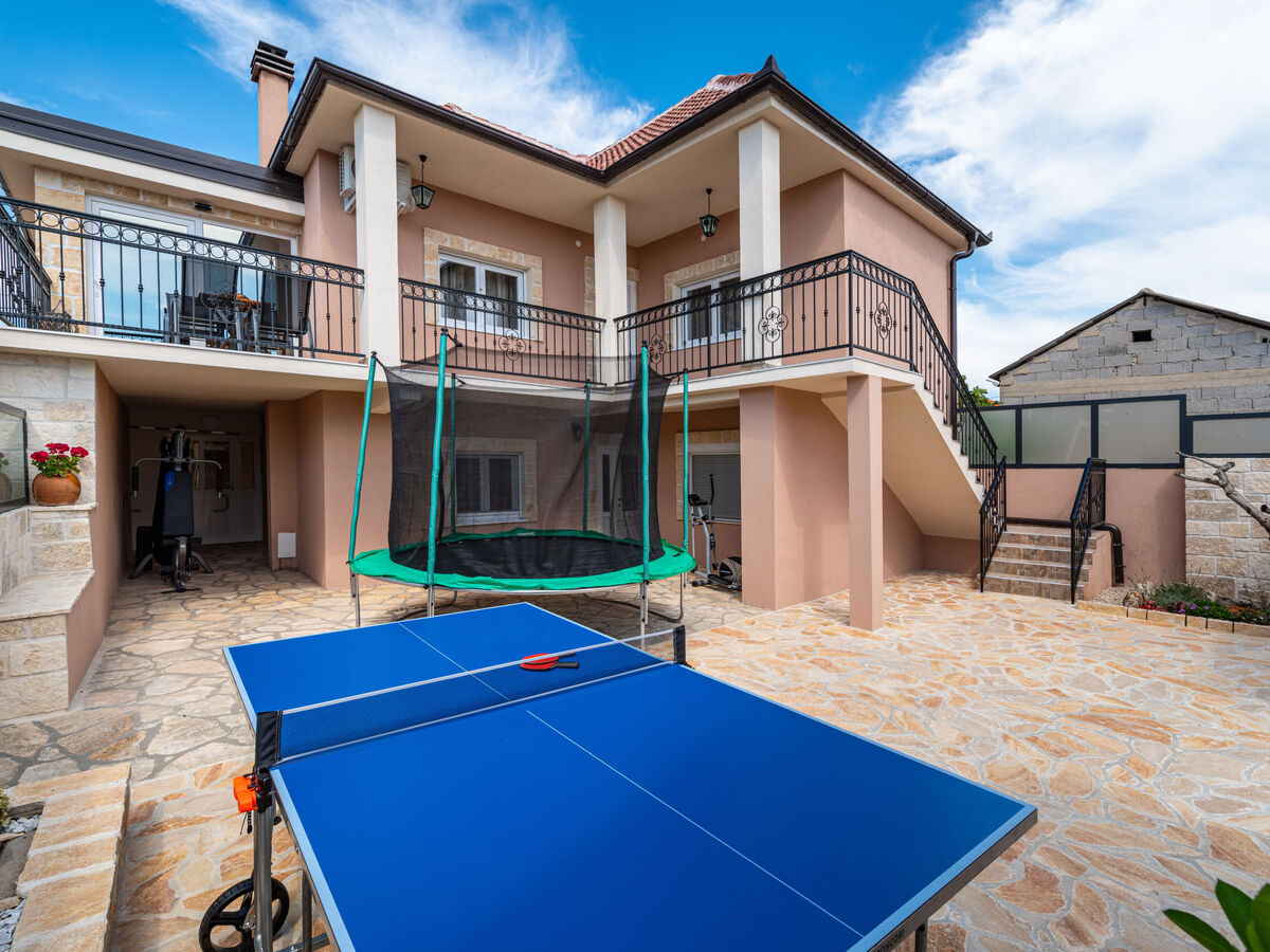 Maison Šimić à Benkovac : piscine privée 8×4m - Photo 39