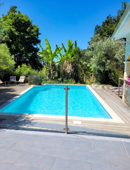 Villa avec piscine privée à eau salée à Montsoué, 190 m² : photo 1