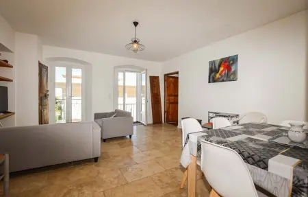 Appartement rénové 65 m² à 300 m de la plage : photo 5