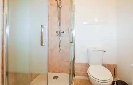 Appartement rénové 65 m² à 300 m de la plage : photo 17