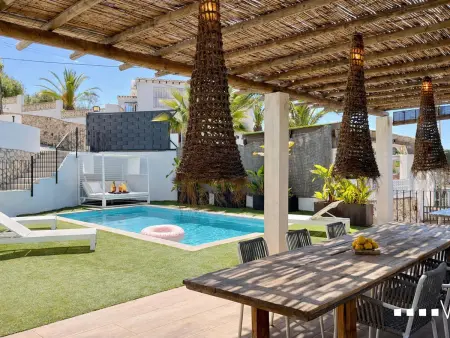 Location villa à Moraira, Élégante villa avec piscine privée, clim - 6 pers.
