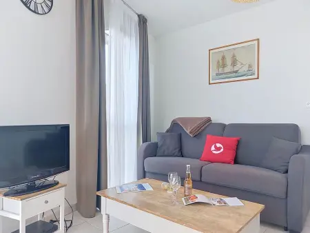 Le Bouvier - Appartement 2 pièces à 300 m de la mer : photo 2