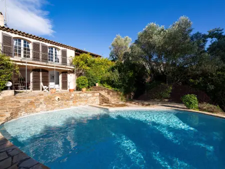 Les Boissines – Maison 5 chambres, piscine à 200 m de la plage