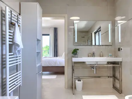 Villa Avona, maison moderne avec piscine chauffée à Tar : photo 6
