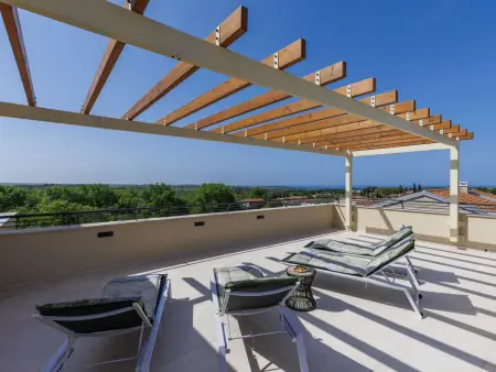 Villa Avona, maison moderne avec piscine chauffée à Tar : photo 8