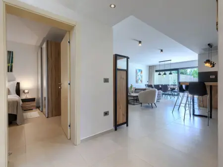 Villa Avona, maison moderne avec piscine chauffée à Tar : photo 15