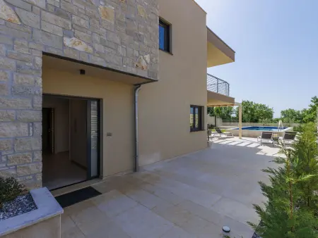 Villa Avona, maison moderne avec piscine chauffée à Tar : photo 16