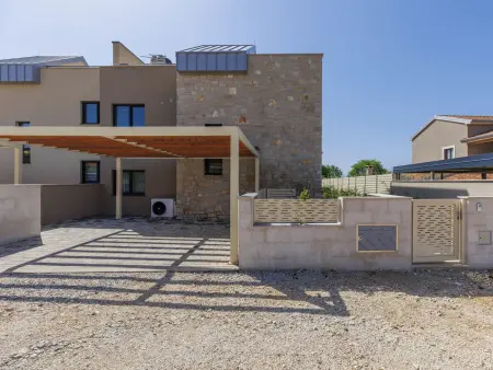 Villa Avona, maison moderne avec piscine chauffée à Tar : photo 29