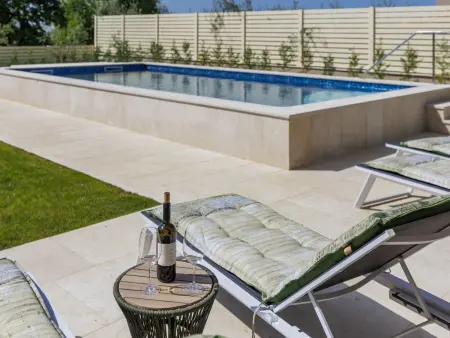 Villa Avona, maison moderne avec piscine chauffée à Tar : photo 38
