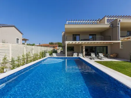 Villa Avona, maison moderne avec piscine chauffée à Tar : photo 39
