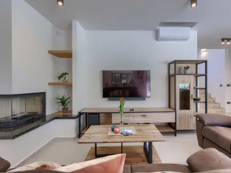 Villa Delora : maison moderne avec piscine chauffée à Tar : photo 4
