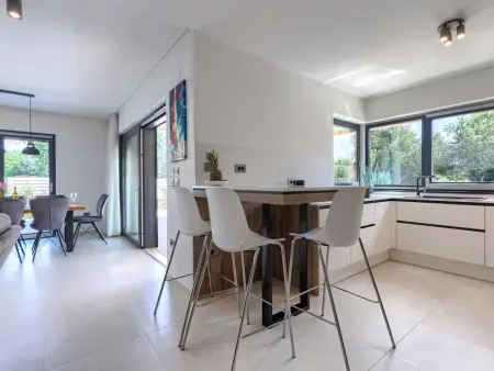 Villa Delora : maison moderne avec piscine chauffée à Tar : photo 26