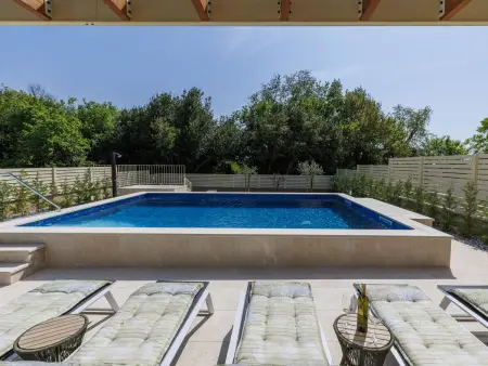 Villa Delora : maison moderne avec piscine chauffée à Tar : photo 34