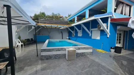 Location appartement à Le Robert, Appartement moderne avec piscine privée à Le Robert, 50 m²