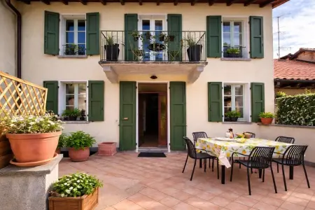 Casa Allegra : maison 100 m² avec jardin à Brezzo di Bedero