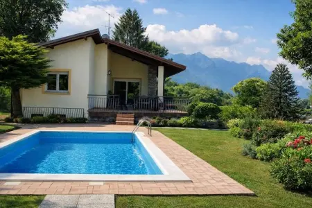 Location villa à Brezzo di Bedero, Villa Individuelle à Brezzo di Bedero