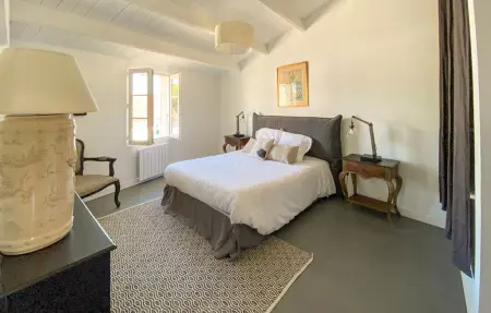 Maison rénovée 3 chambres, centre de La Couarde, 650m plage : photo 5