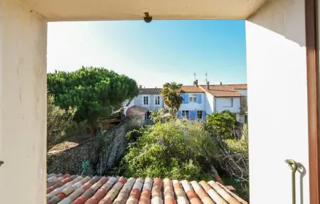 Maison rénovée 3 chambres, centre de La Couarde, 650m plage : photo 6