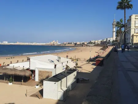 Appartement Huerta del Obispo, patio 64m² à Cádiz : photo 38