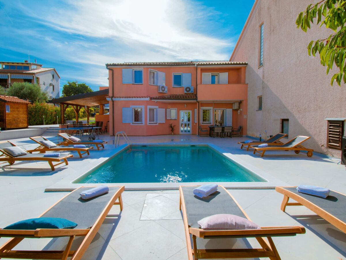 Villa Natalia – Maison 6 chambres avec piscine privée - Photo 1