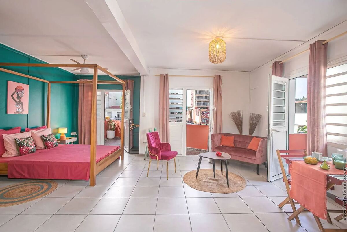 Appartement avec terrasse privée et vue ville à Fort-de-France - Photo 1
