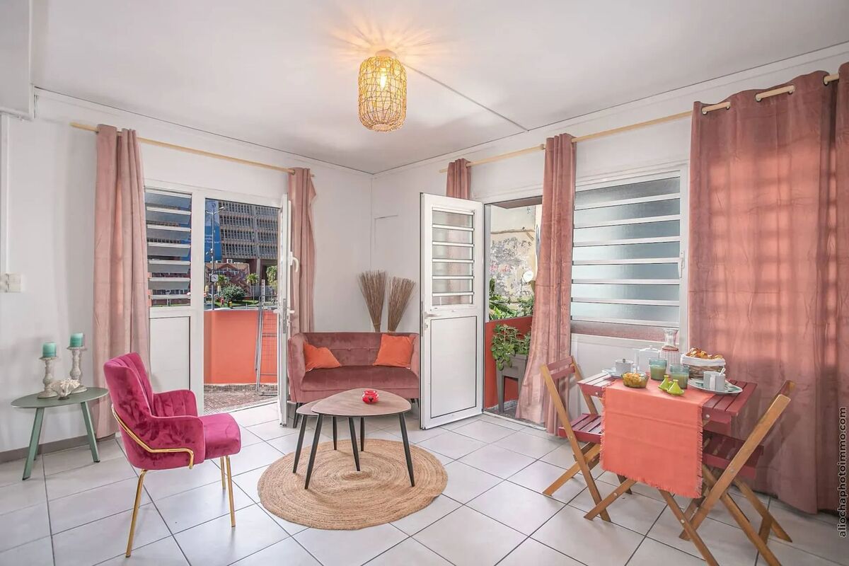 Appartement avec terrasse privée et vue ville à Fort-de-France - Photo 5