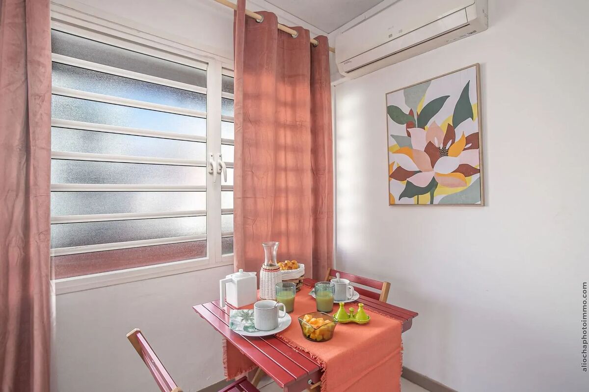 Appartement avec terrasse privée et vue ville à Fort-de-France - Photo 6