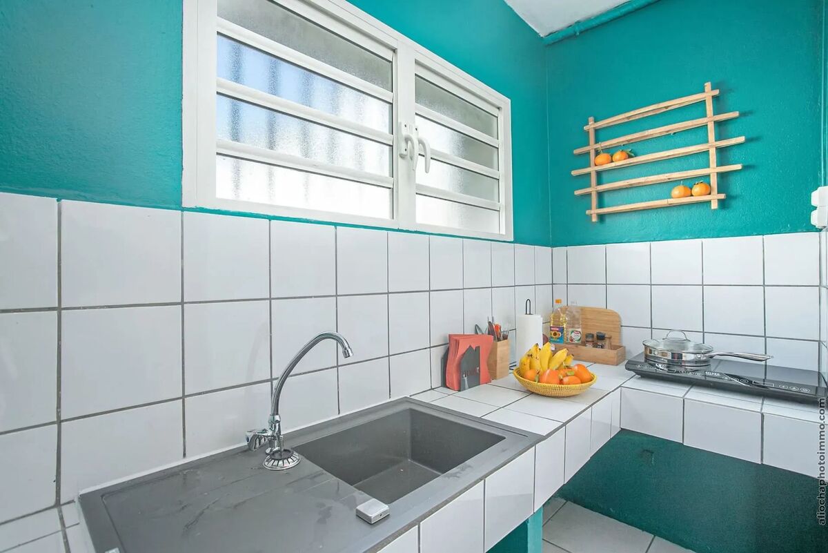 Appartement avec terrasse privée et vue ville à Fort-de-France - Photo 12